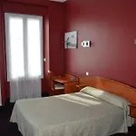 Le Hôtel-bar Hotel Oloron-Sainte-Marie
