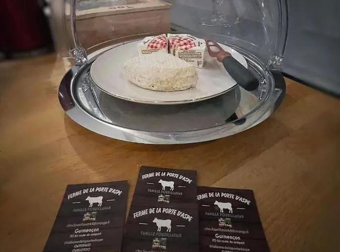 Le Hôtel-bar Hotel Oloron-Sainte-Marie